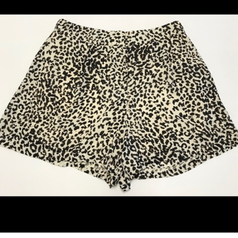 ASTR High Waist Cheetah Shorts - Picture 4 of 8
